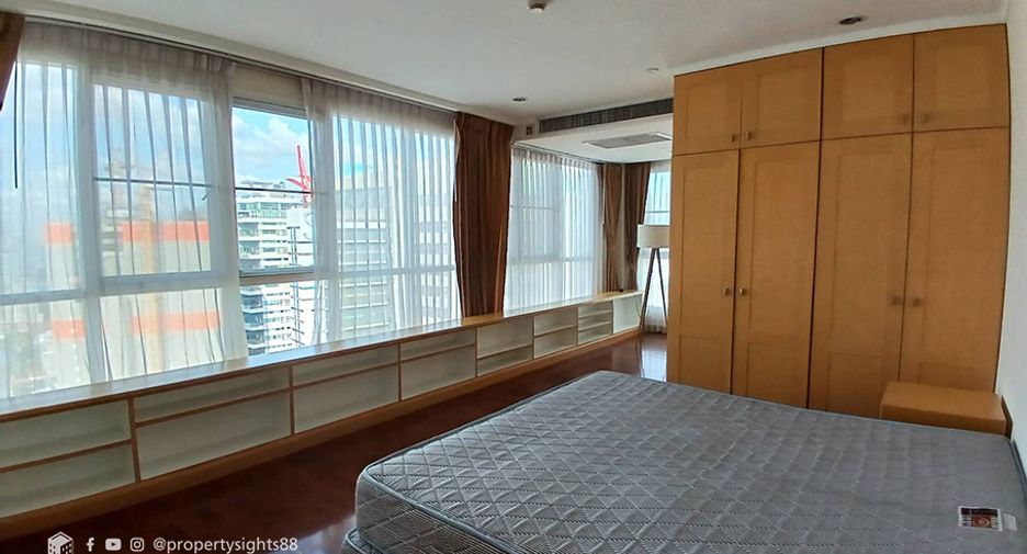 Condo en alquiler de 4 habitaciones en Khlong Toei, Bangkok