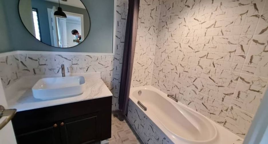 For rent 2 bedrooms condo in Sathon, Bangkok