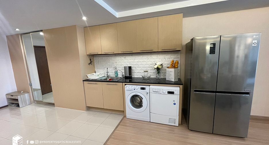 For rent 2 bedrooms condo in Ratchathewi, Bangkok