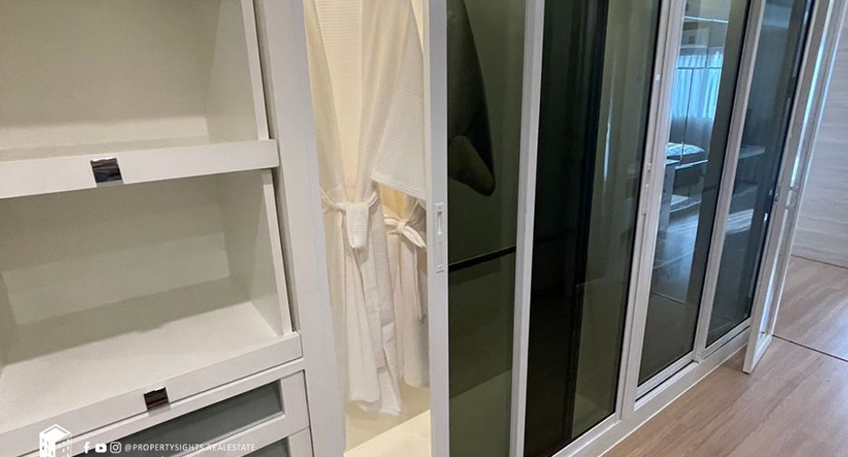 For rent 2 bedrooms condo in Ratchathewi, Bangkok