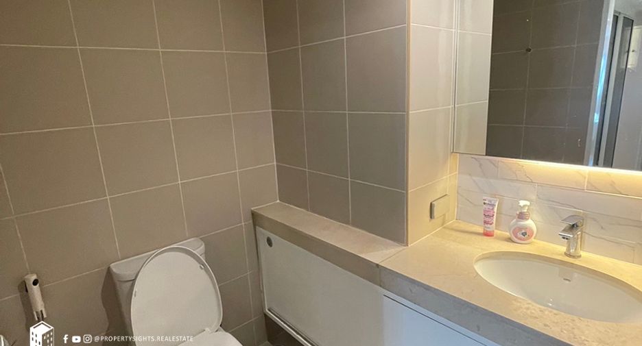For rent 2 bedrooms condo in Ratchathewi, Bangkok