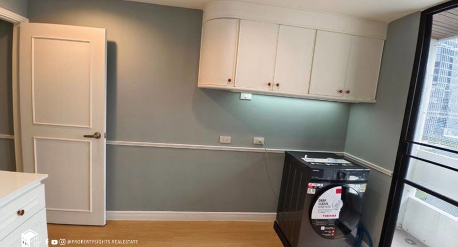 For rent 2 bedrooms condo in Sathon, Bangkok