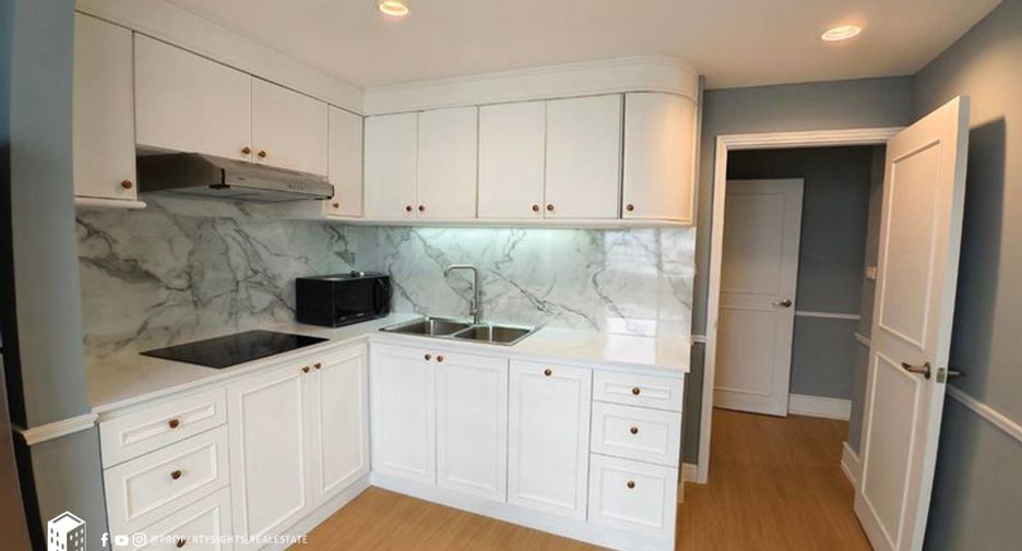 For rent 2 bedrooms condo in Sathon, Bangkok