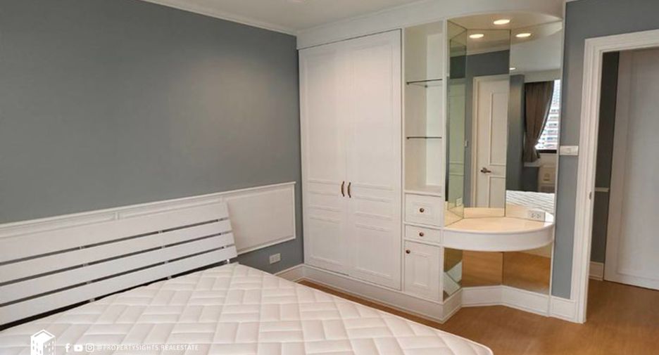 For rent 2 bedrooms condo in Sathon, Bangkok