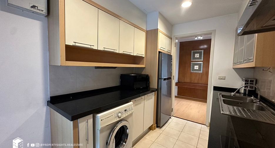 For rent 3 bedrooms condo in Sathon, Bangkok