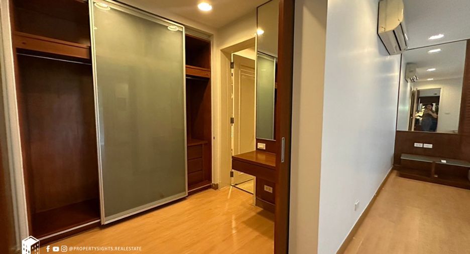 For rent 3 bedrooms condo in Sathon, Bangkok