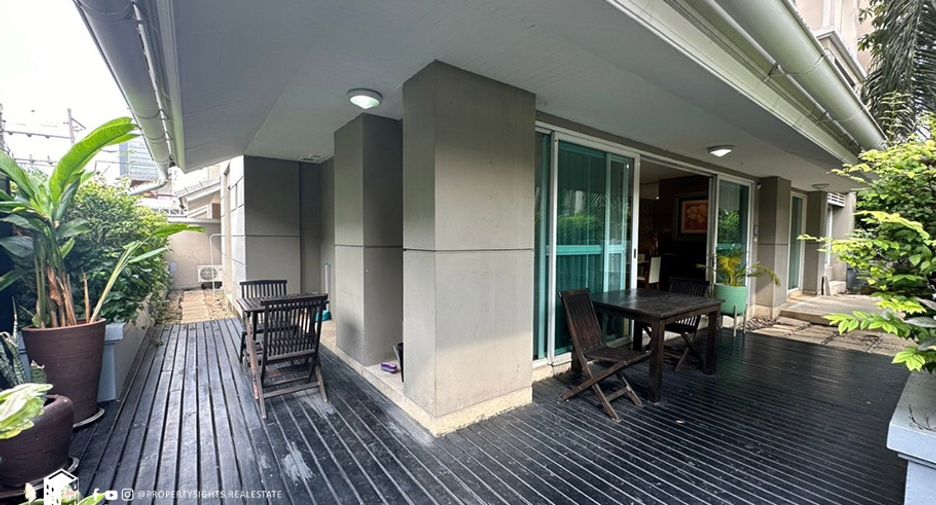 For rent 3 bedrooms condo in Sathon, Bangkok
