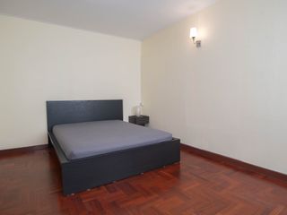 Reihenhaus zur Miete mit 5 Zimmer in Khlong Toei, Bangkok