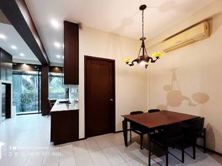 Reihenhaus zur Miete mit 4 Zimmer in Khlong Toei, Bangkok