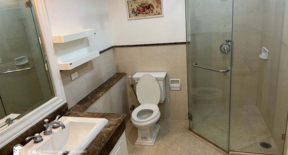 For rent 3 bedrooms condo in Khlong Toei, Bangkok