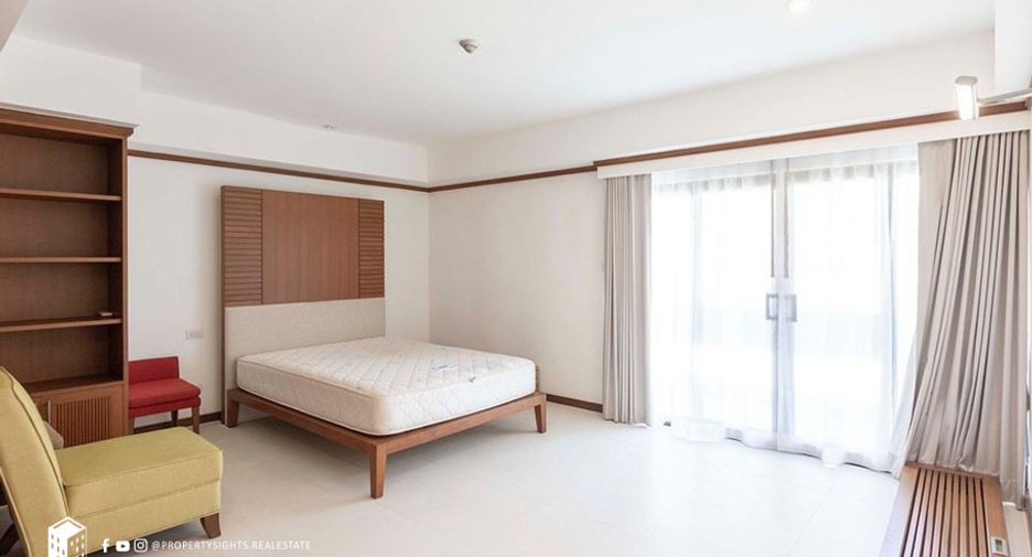 Condo en alquiler de 4 habitaciones en Watthana, Bangkok