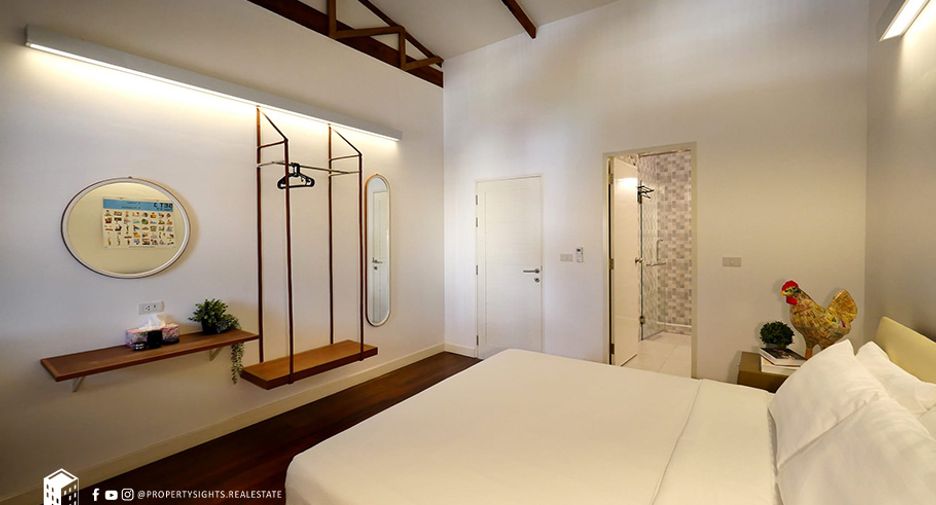 À louer 2 chambres maison à Phra Khanong, Bangkok