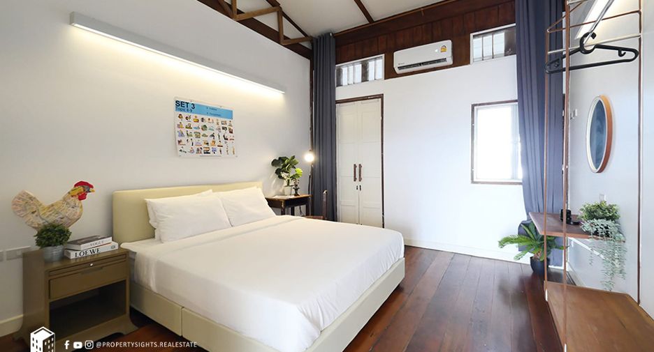 À louer 2 chambres maison à Phra Khanong, Bangkok