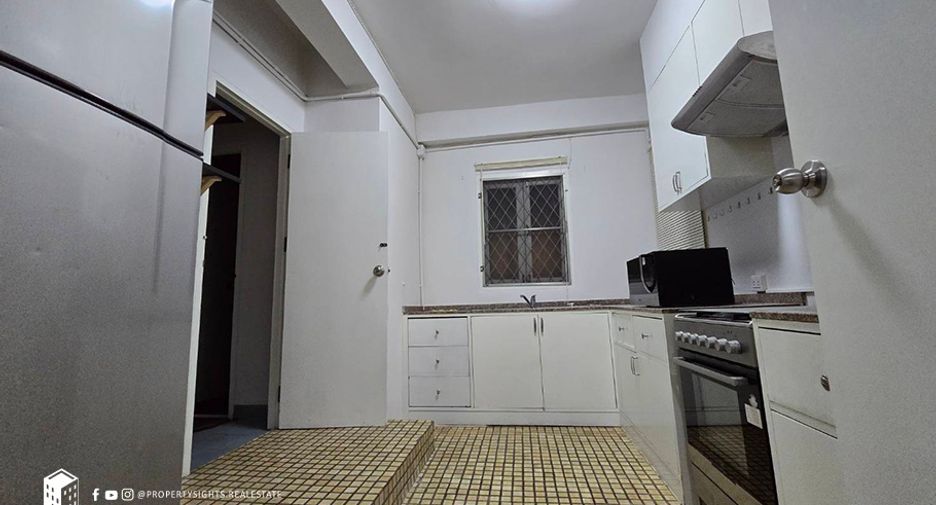 Condo en alquiler de 3 habitaciones en Khlong Toei, Bangkok