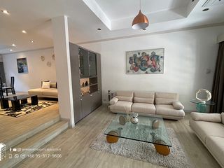 Reihenhaus zur Miete mit 3 Zimmer in Khlong Toei, Bangkok