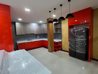 Reihenhaus zur Miete mit 5 Zimmer in Khlong Toei, Bangkok