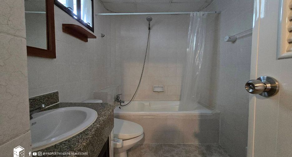 For rent 2 bedrooms condo in Khlong Toei, Bangkok