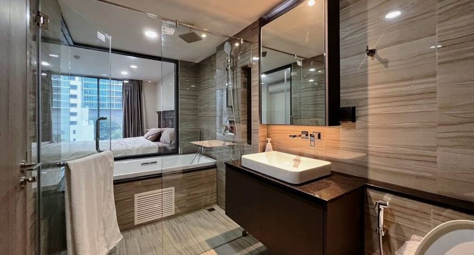 For rent 2 bedrooms condo in Pathum Wan, Bangkok