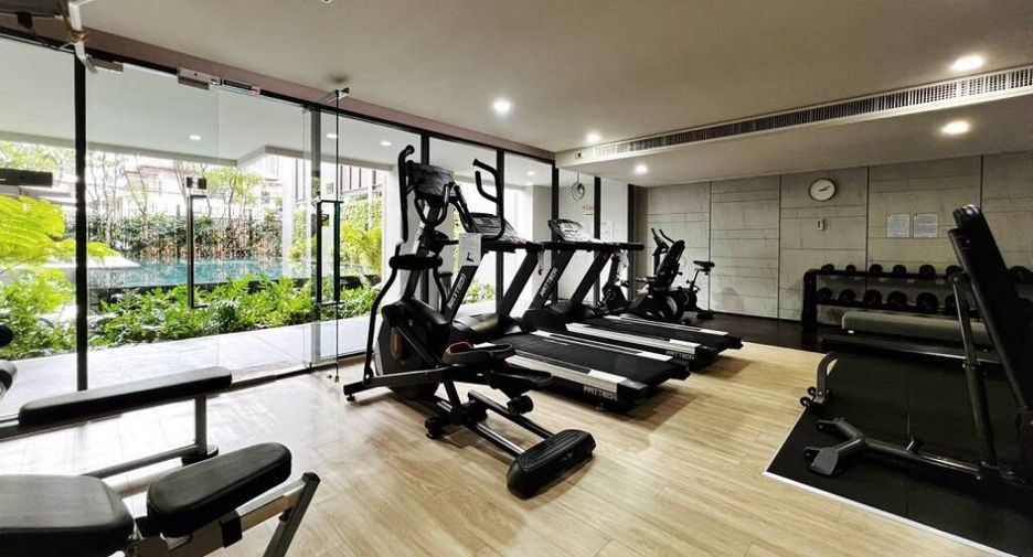 For rent 2 bedrooms condo in Pathum Wan, Bangkok