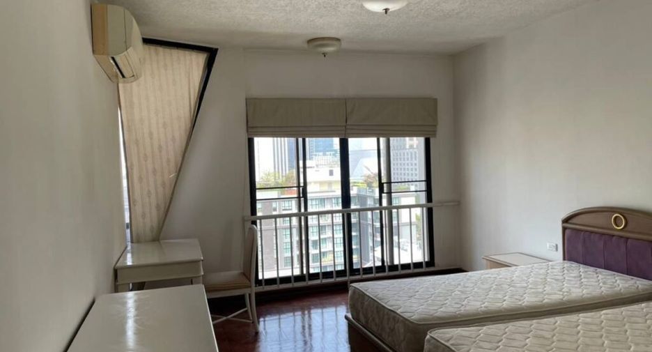 For rent 3 bedrooms condo in Pathum Wan, Bangkok