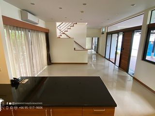 For rent 4 bedrooms house in Khlong Toei, Bangkok