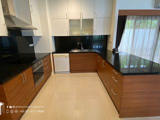 For rent 4 bedrooms house in Khlong Toei, Bangkok