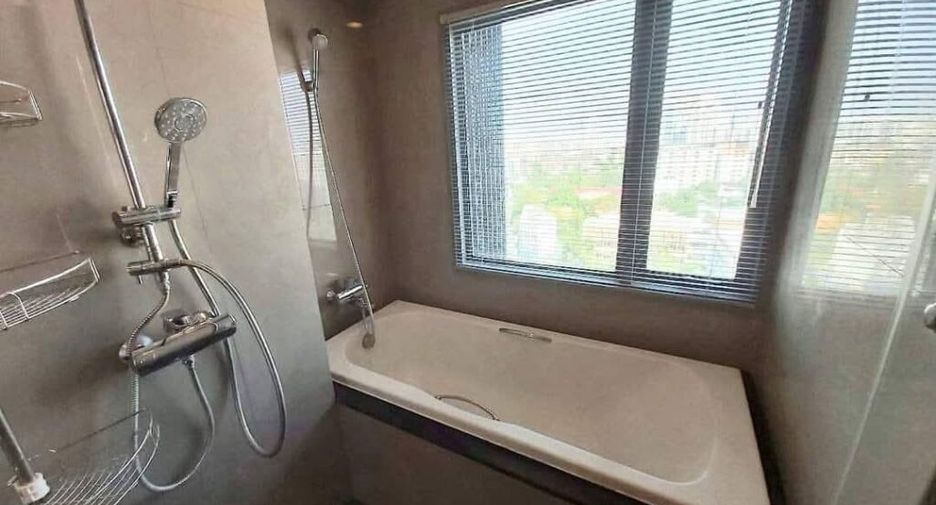 Condo en alquiler de 2 habitaciones en Khlong Toei, Bangkok