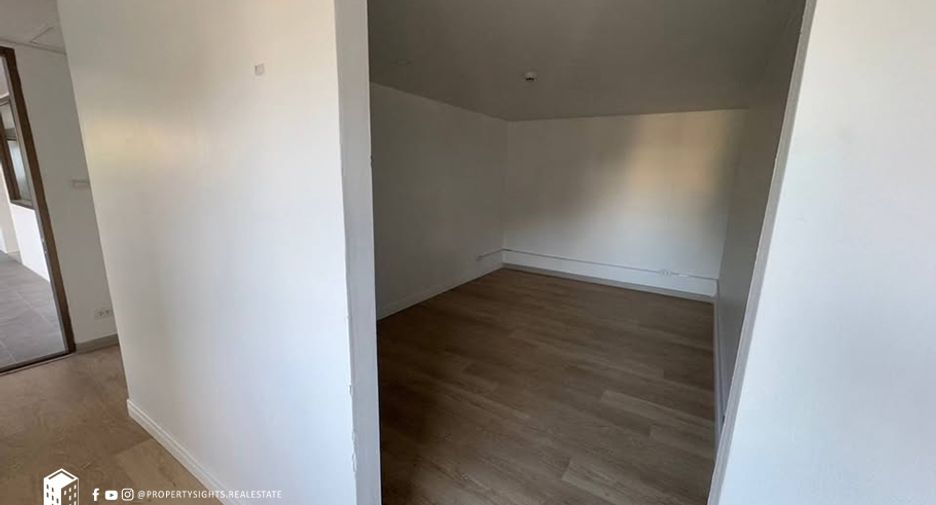 For rent office in Khlong Toei, Bangkok