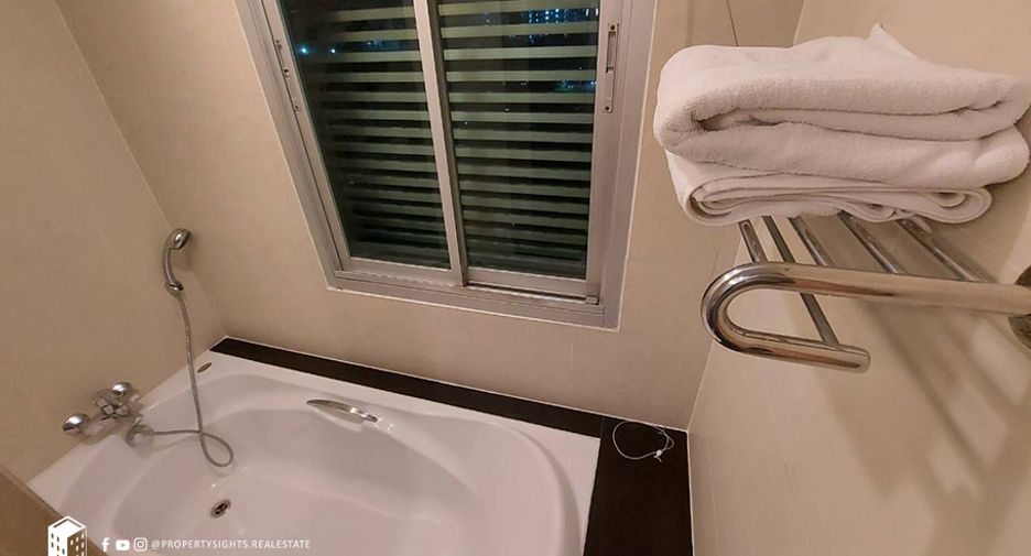 For rent 4 ベッドルーム condo in Sathon, Bangkok