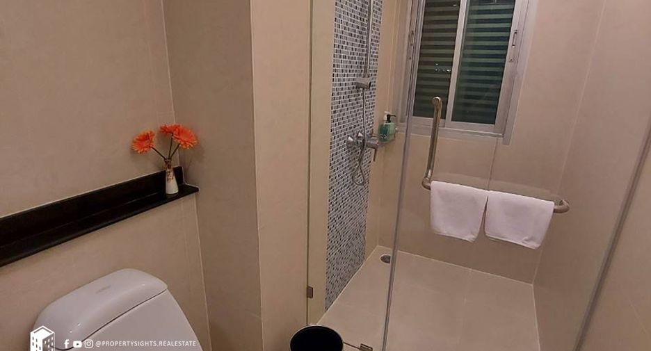 For rent 4 ベッドルーム condo in Sathon, Bangkok