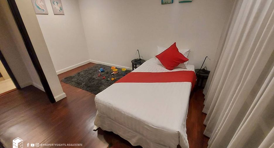 For rent 4 ベッドルーム condo in Sathon, Bangkok