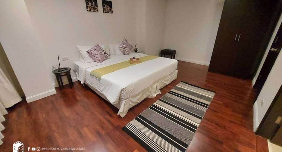 For rent 4 ベッドルーム condo in Sathon, Bangkok