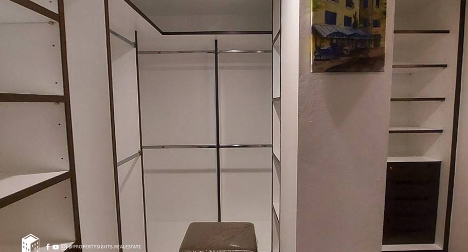 For rent 4 ベッドルーム condo in Sathon, Bangkok