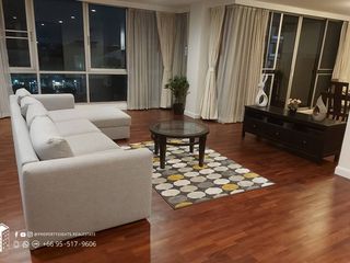 À louer 4 chambres condo à Sathon, Bangkok