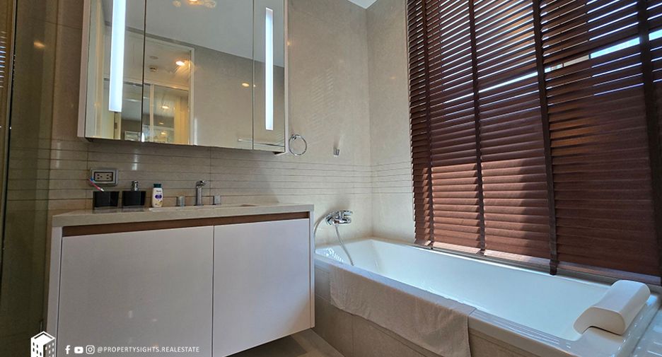 Condo en alquiler de 2 habitaciones en Pathum Wan, Bangkok
