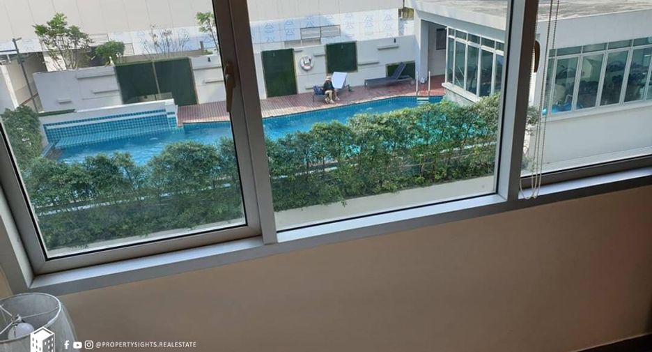 For sale 1 bed condo in Khlong Toei, Bangkok