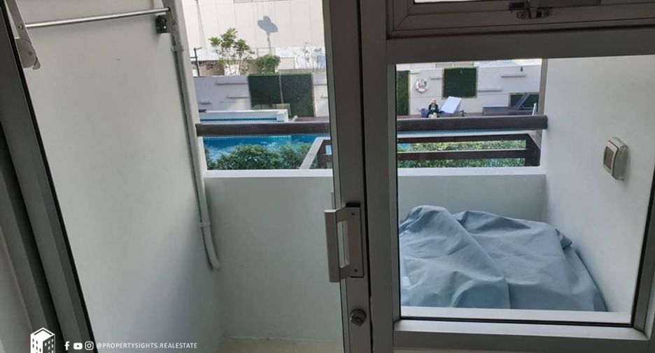 For sale 1 bed condo in Khlong Toei, Bangkok