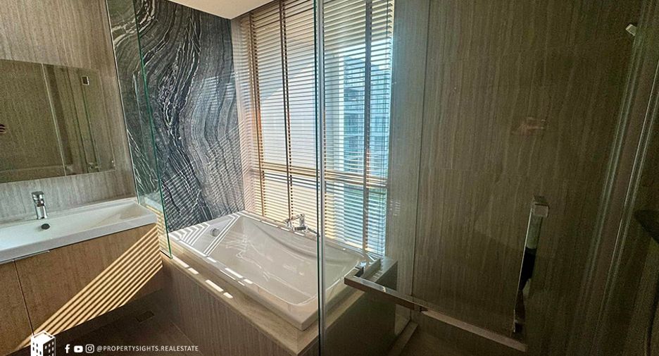 For rent 2 bedrooms condo in Watthana, Bangkok