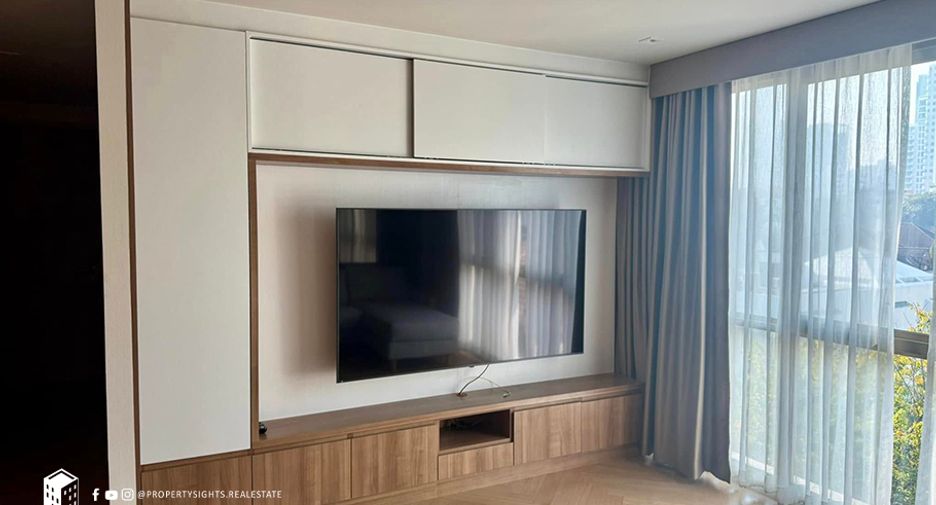 For rent 2 bedrooms condo in Watthana, Bangkok
