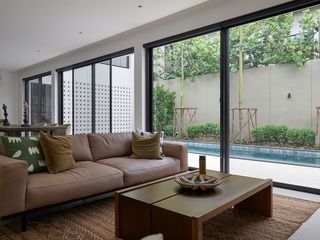For rent 4 bedrooms house in Khlong Toei, Bangkok