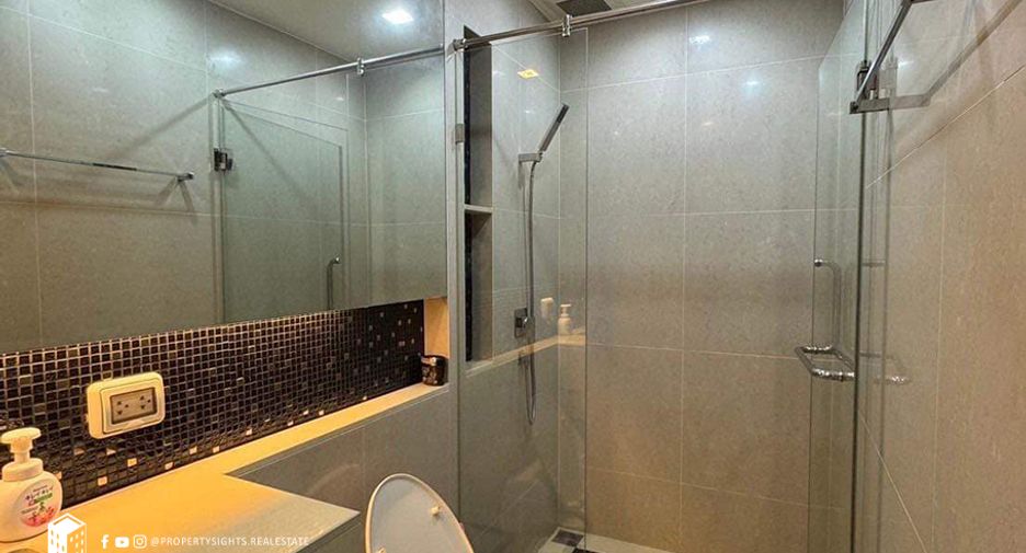 ขาย 2 ห้องนอน คอนโด ใน สาทร, กรุงเทพฯ