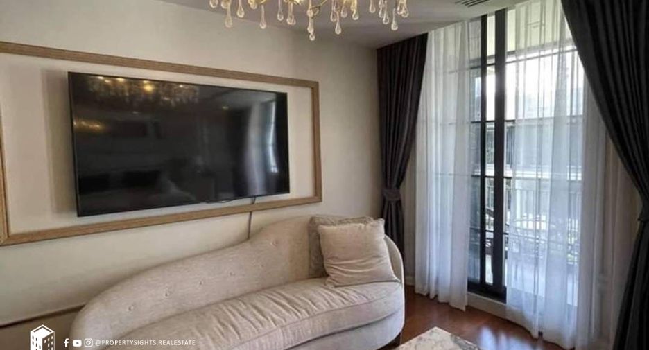 For rent 4 bedrooms townhouse in Khlong Toei, Bangkok