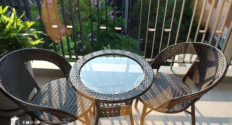 For rent 4 bedrooms townhouse in Khlong Toei, Bangkok