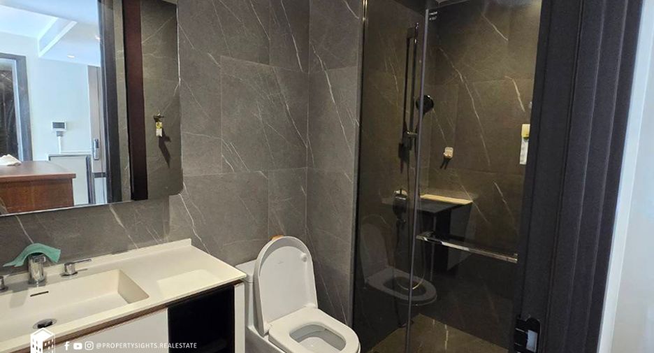 For sale 2 bedrooms condo in Watthana, Bangkok