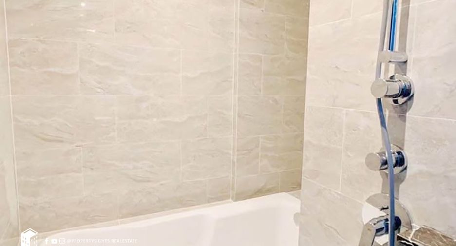 For rent 2 bedrooms condo in Huai Khwang, Bangkok