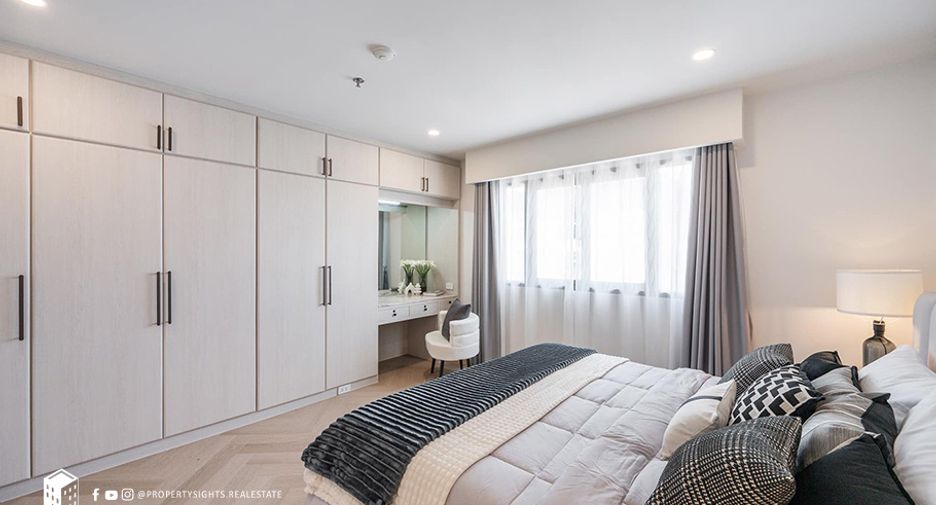 À vendre 2 chambres condo à Watthana, Bangkok