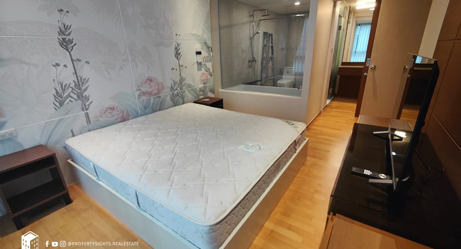 For rent 2 bedrooms condo in Khlong Toei, Bangkok