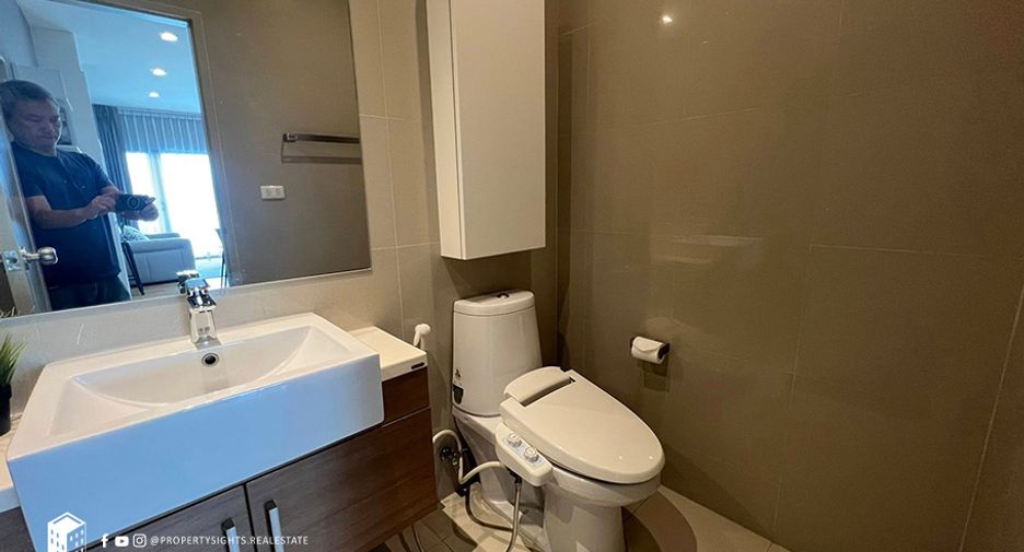 For rent 2 bedrooms condo in Khlong Toei, Bangkok