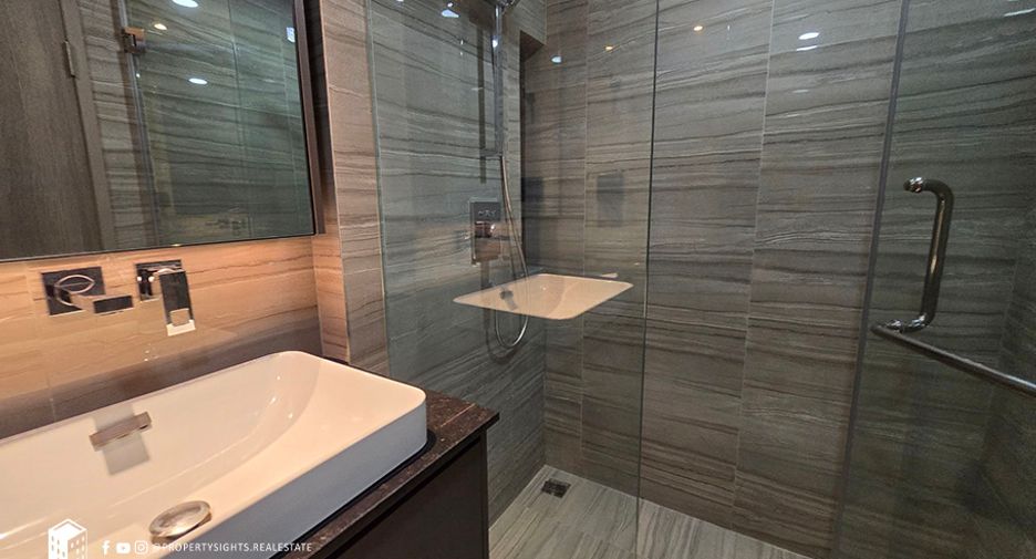For rent 2 ベッドルーム condo in Pathum Wan, Bangkok
