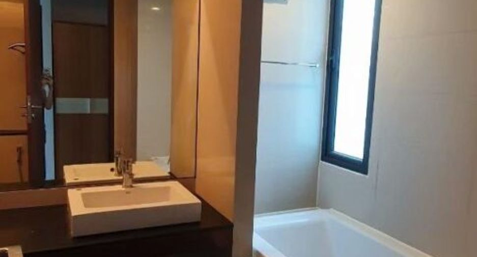 For rent 2 bedrooms condo in Watthana, Bangkok